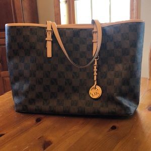 Michael Kors checkerboard jet set medium tote